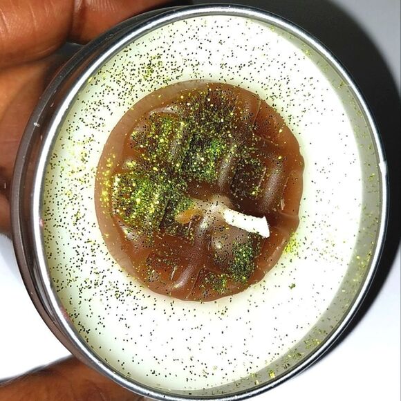 Hand crafted limited edition chocolate covered kisses candle - Picture 3 of 7